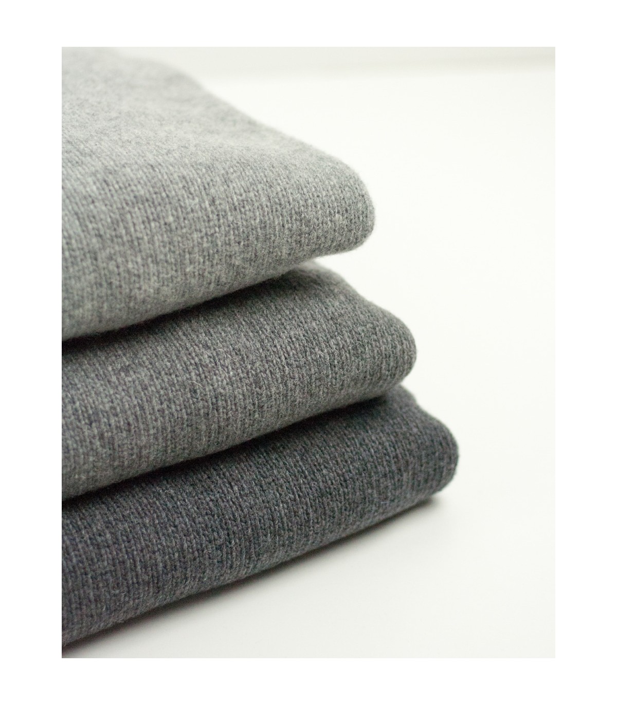 SUÉTER GRUESO PICO MEZCLA LAMBSWOOL GRIS MEDIO