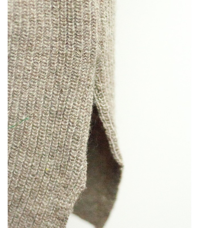 V-NECK DRESS WITH CASHMERE STONE